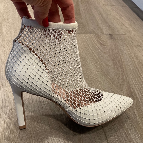 PNIA TORNAI Liebe Rhinestone Netting  Pointed Toe Pumps White Size 7 NWOT - Picture 3 of 9